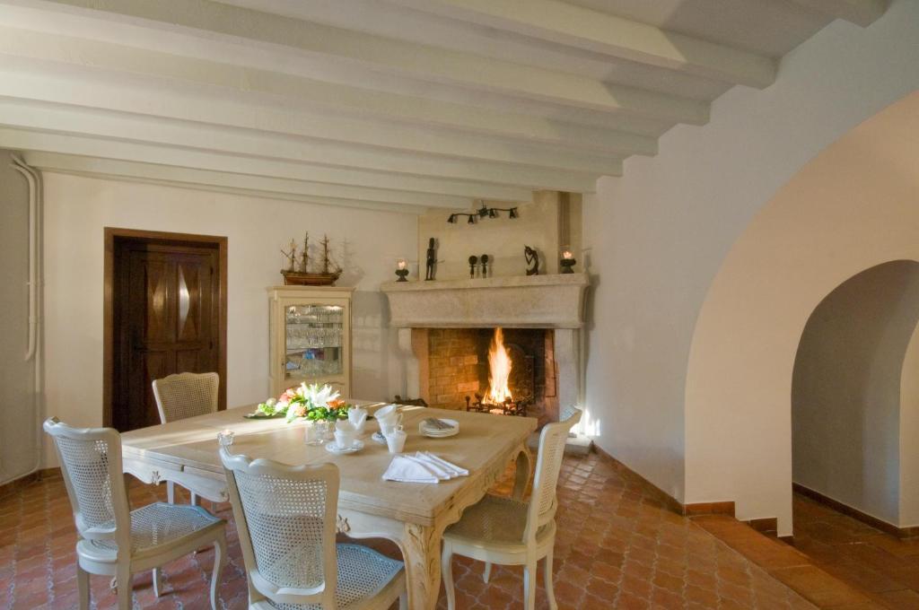 Le Mas Du Chanoine Bed & Breakfast Saint-Paul-de-Vence Exterior photo