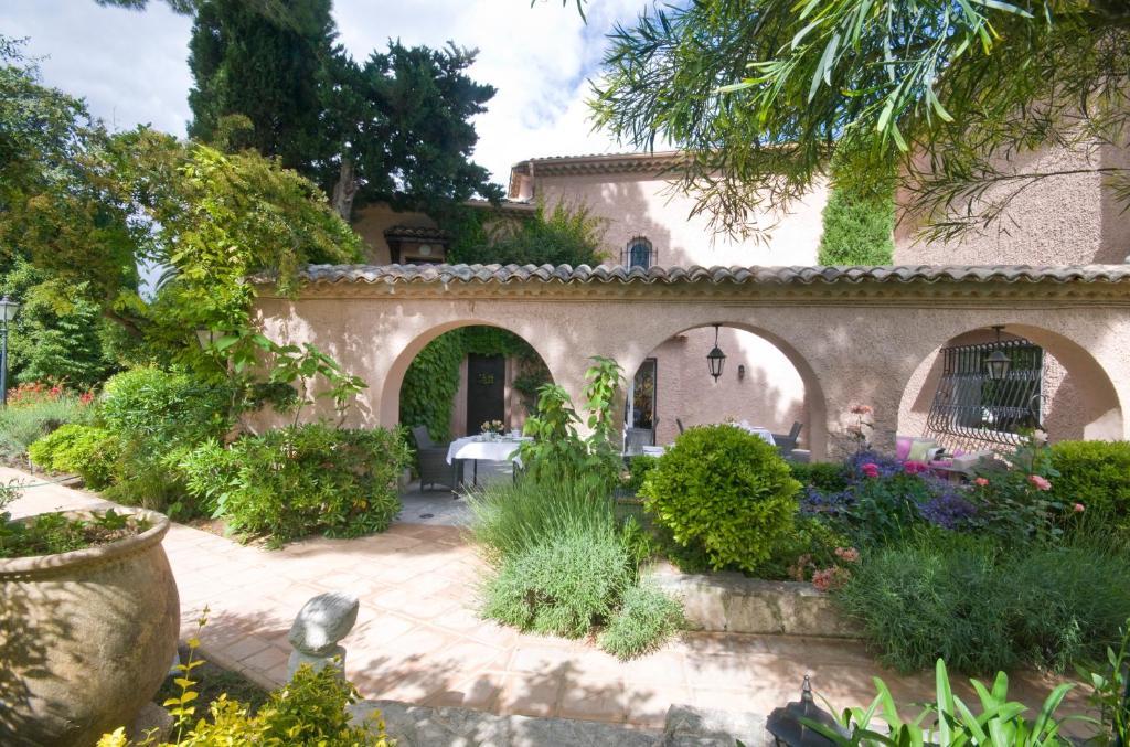 Le Mas Du Chanoine Bed & Breakfast Saint-Paul-de-Vence Exterior photo